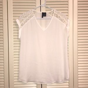 Women’s New Directions White Blouse. Size Small.